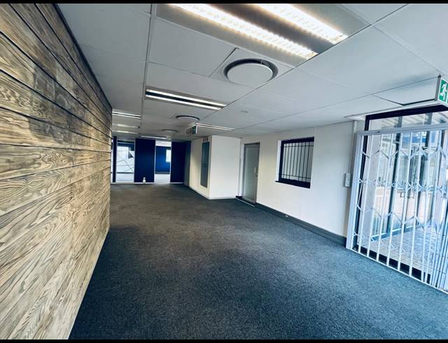 385M² OFFICE TO LET IN RANDJESPARK